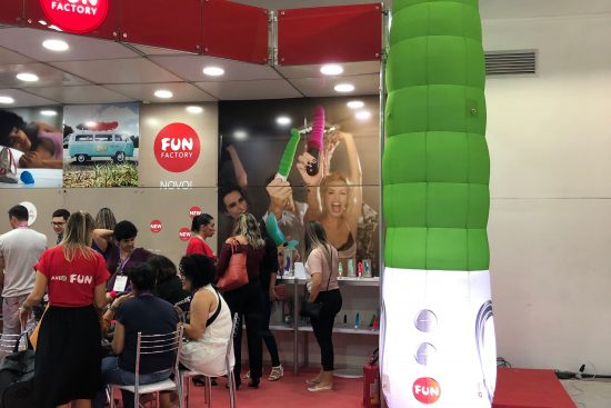 intimi expo 2019 16 550x367 - Hot Pepper Esteve Presente em Feira Erótica Internacional Realizada em São Paulo