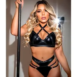 Conjunto em Vinil Amor e Tentação com Detalhes Cruzados e Argola Sexy Conjunto em Vinil Amor e Tentação com Detalhes Cruzados e Argola Sexy