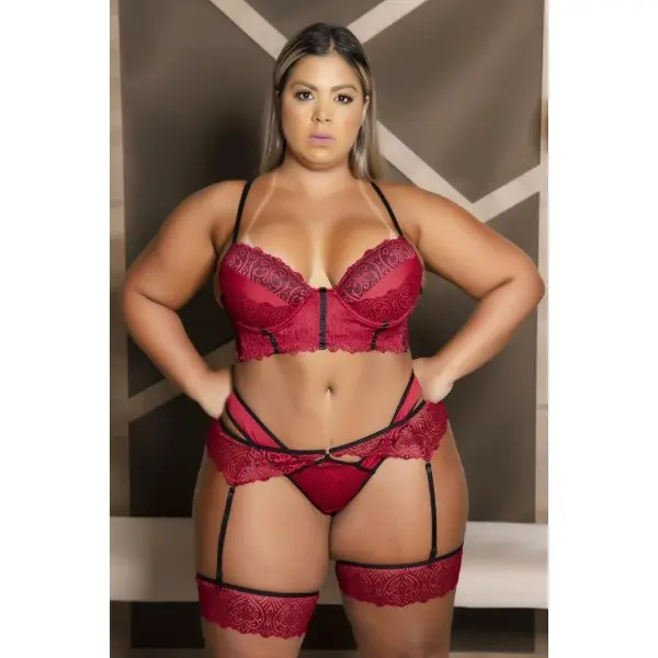Cropped e Calcinha em Renda com Liga e Perneira Linha Plus Size Cropped e Calcinha em Renda com Liga e Perneira Linha Plus Size
