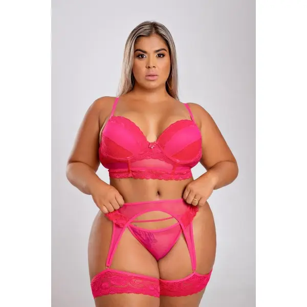 Conjunto Estilo Cropped Plus Size com Renda Sensual e Cinta Liga com Perneira Conjunto Estilo Cropped Plus Size com Renda Sensual e Cinta Liga com Perneira