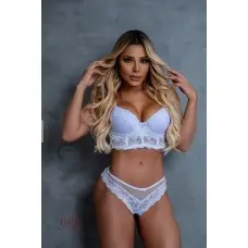 Conjunto em Renda com Bojo e Detalhes Arrastão Telado Conjunto em Renda com Bojo e Detalhes Arrastão Telado